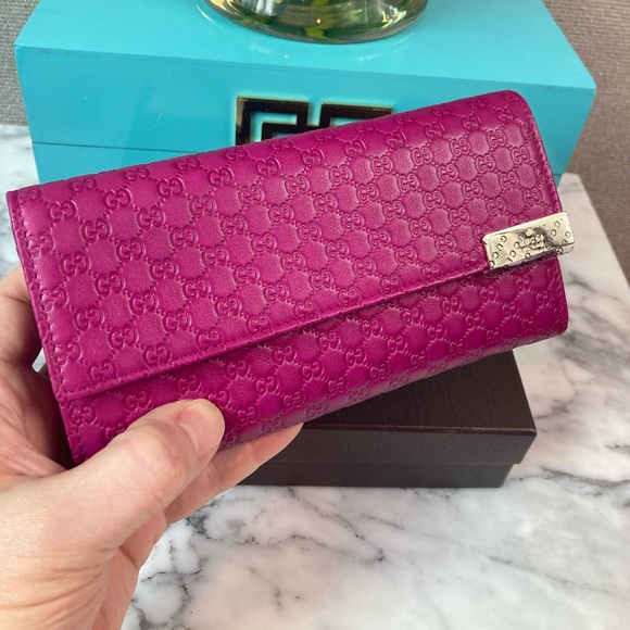 Brand New Authentic Gucci Micro Guccissima GG Dark Pink Fuchsia Flap Wallet - Picture 1 of 11